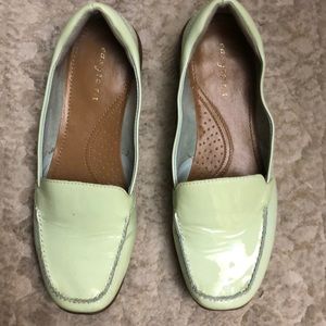 Women’s shoes